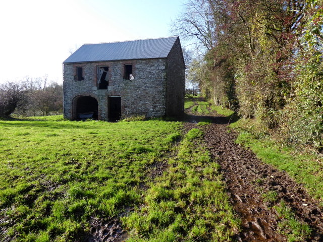 Muddy lane and barn, Sessiagh © Kenneth Allen cc-by-sa/2.0 :: Geograph ...