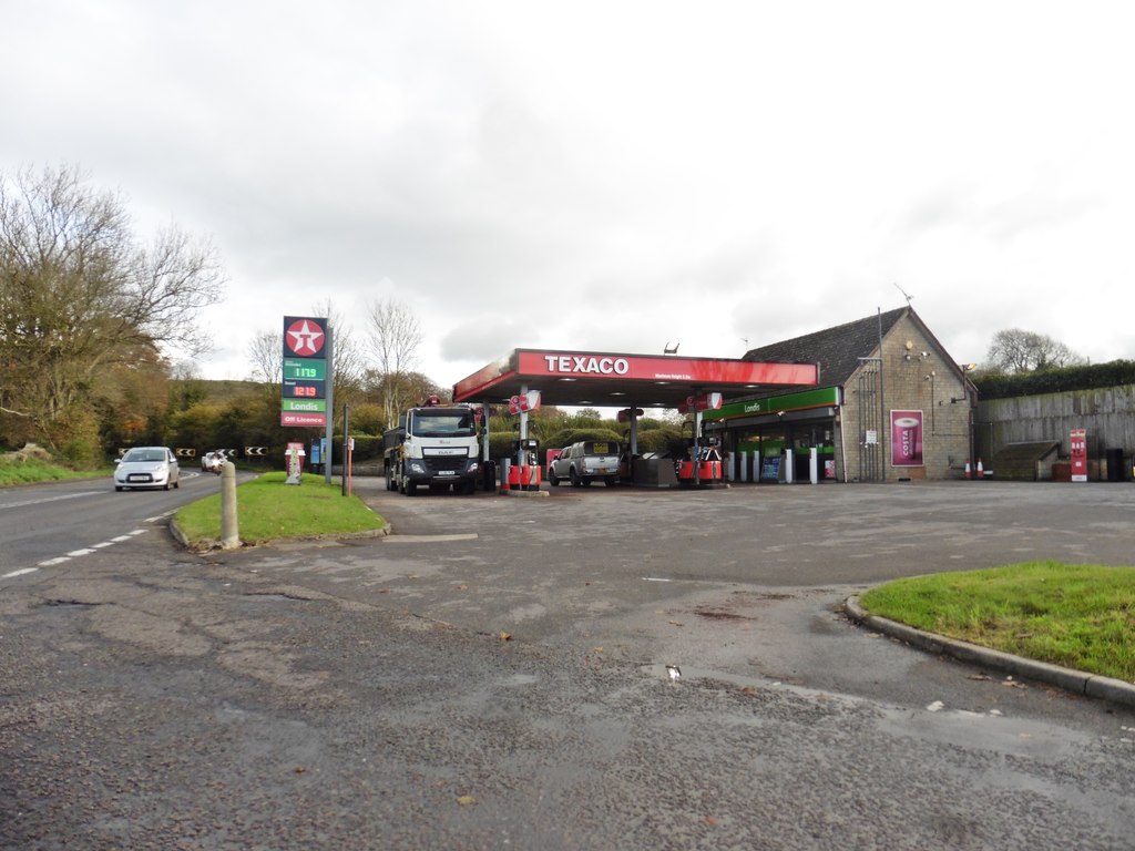 texaco-petrol-station-on-the-a38-roger-cornfoot-geograph-britain