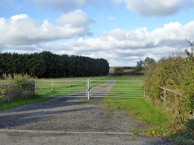 Gated track, Rectory Farm, Abbotsley