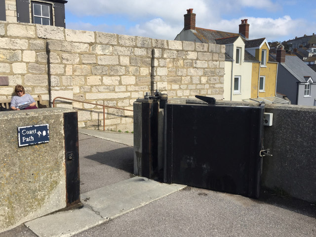 Small floodgate, Chesil Cove, Chiswell, Portland