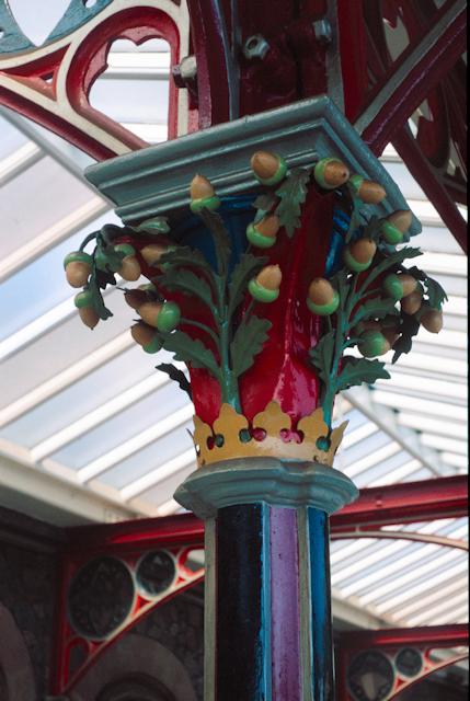 Decorated column capital, Gt. Malvern Station