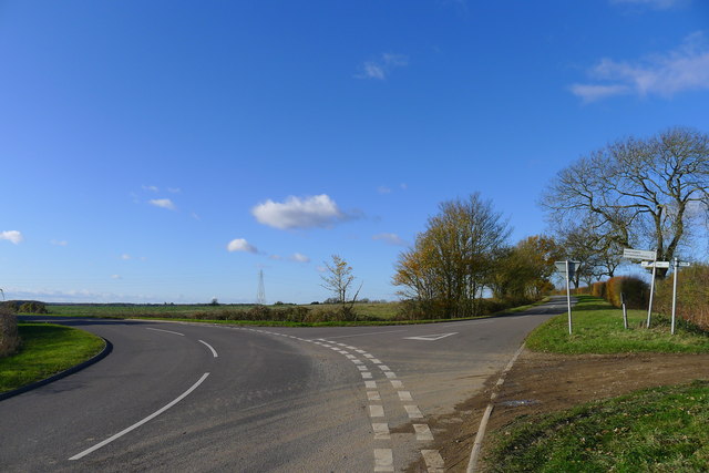 Road junction between Toft and Swallow Hill