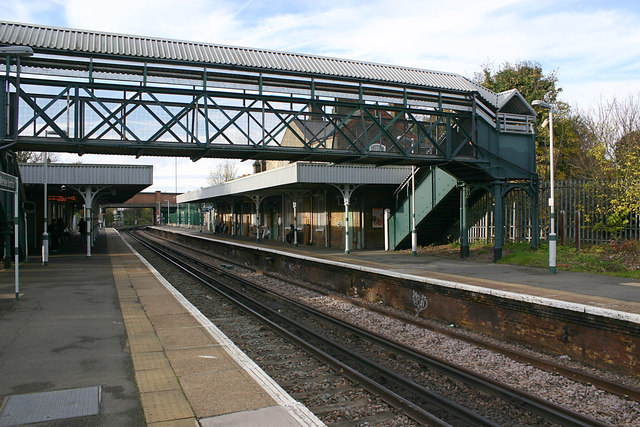 Main line platforms at Mitcham Junction