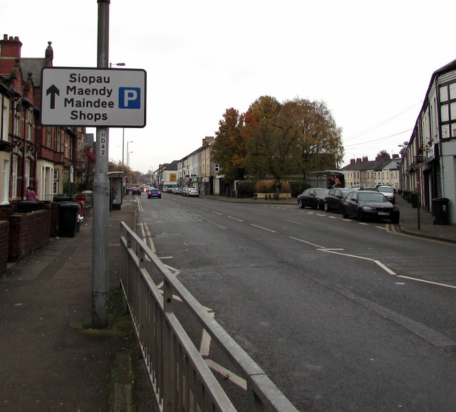 Welsh/English direction sign, Chepstow Road, Newport