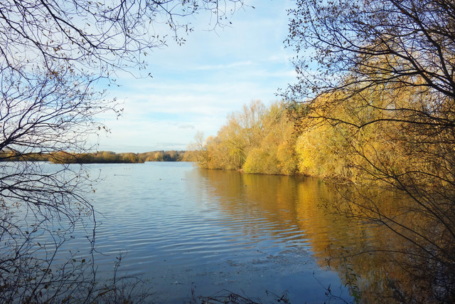 another-gravel-pit-lake-des-blenkinsopp-geograph-britain-and-ireland