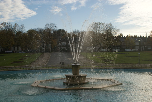 View of the fountain in the Walthamstow Town Hall grounds