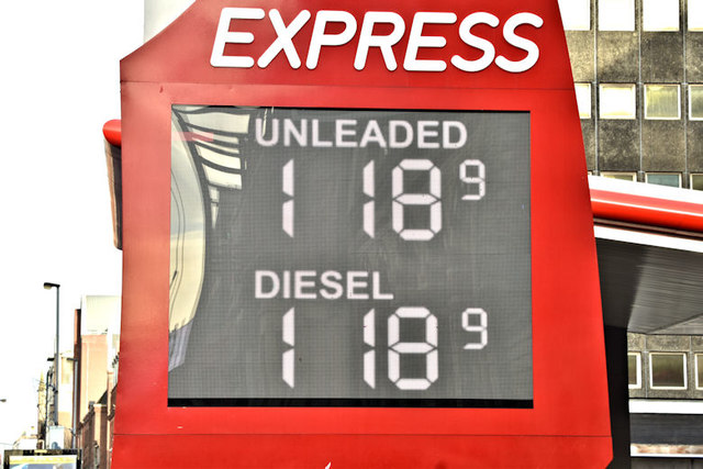 Fuel prices sign, Belfast (24 November 2017)