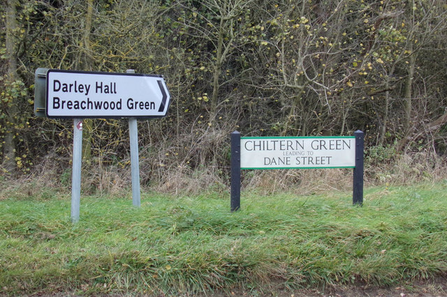 Roadsigns on Chiltern Green Road