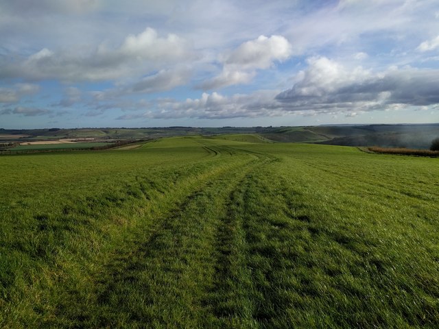 The Ridgeway heading east at Upper Herdswick Farm