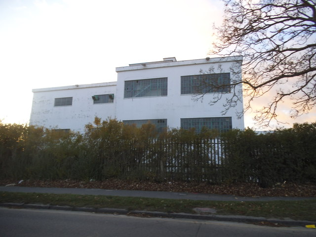 Derelict offices on Broadwater Road, Welwyn Garden City