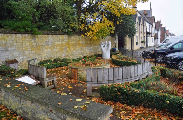 Thame Youth Memorial Garden (1), Upper High Street, Thame, Oxon