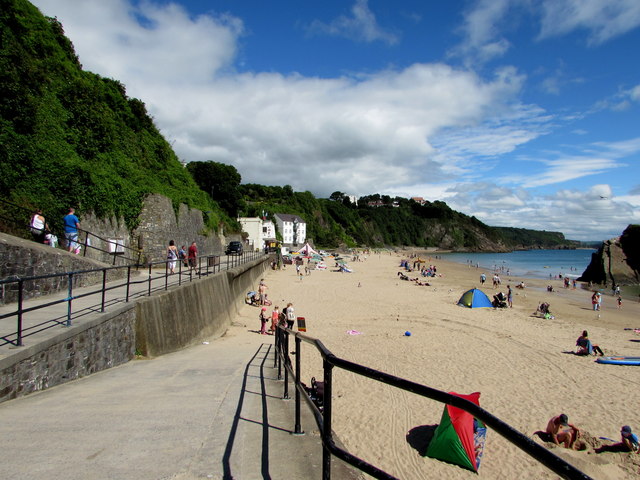 Zigzag ramp to the beach, Tenby