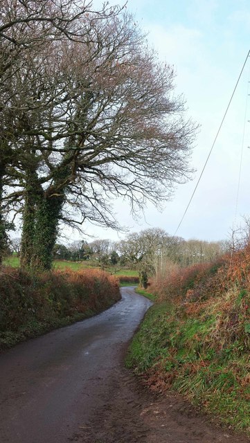 Lane to Poolmill Cross