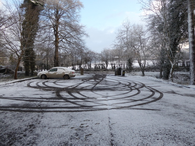 Circles in the snow, Cranny