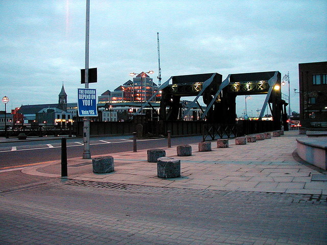 Lifting bridges at Custom House Quay, Dublin