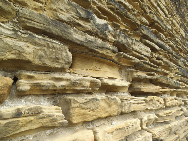 Eroded stone wall on Armley Ridge Road - detail