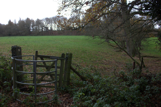 Gate to footpath to Chiseldon