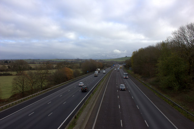 M4, looking east from cycle route 45 bridge