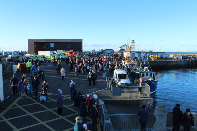 Crowds awaiting the Arrival of the New Girvan Lifeboat