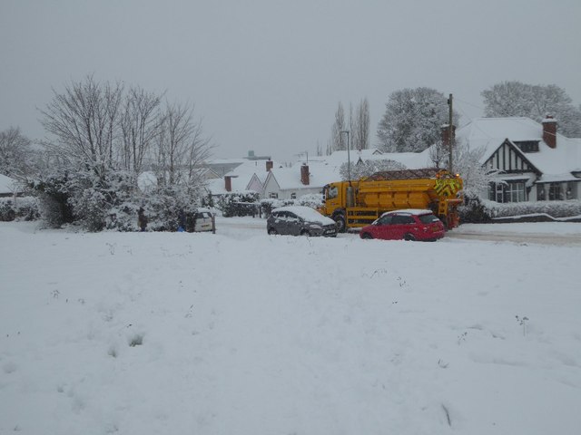 Snowplough and gritter treating St Andrew's Road
