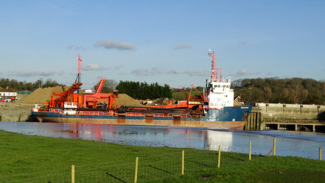 Dredger Arco Dart moored at Dunball Wharf