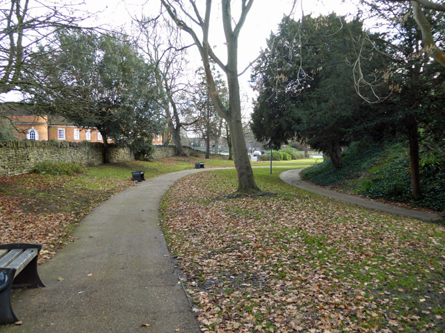 Paths around Bedford Castle mound
