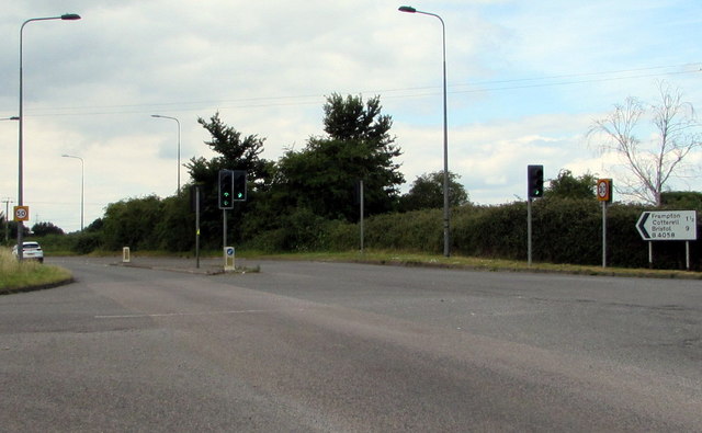 West along the B4058 Bristol Road, Iron Acton