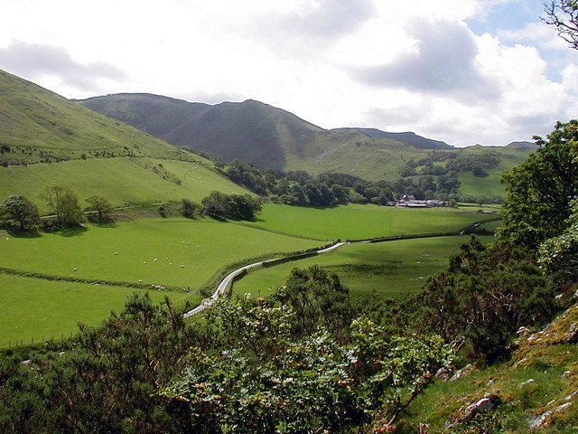The lane from Castell-y-bere to Abergynolwyn