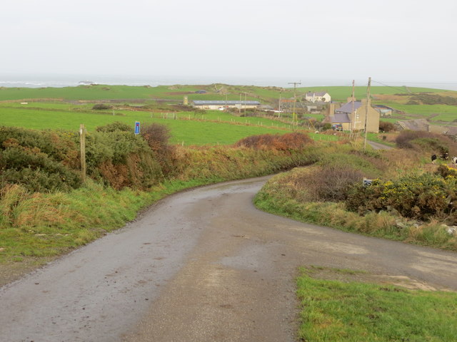 Dead-end road to Bryn Goelcerth and Mynachdy