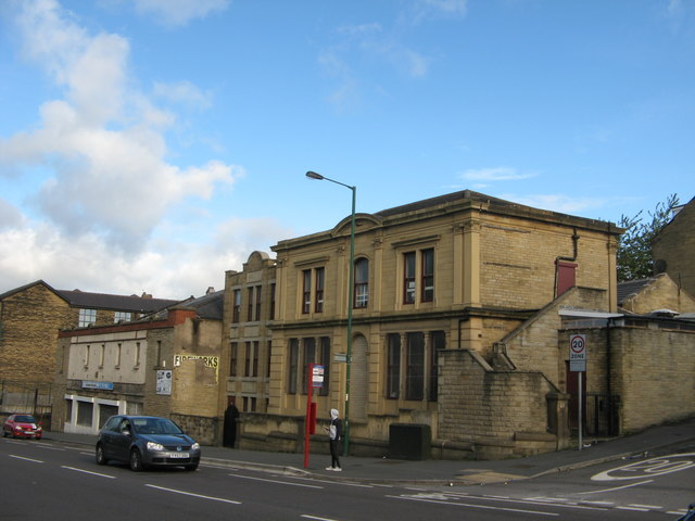Building at 479 Leeds Road