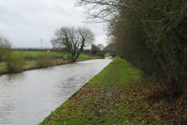 Middlewich Branch Canal near Church... © Stephen McKay cc-by-sa/2.0 ...