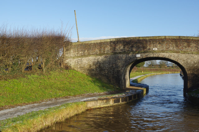 Hughes Bridge, Middlewich Branch Canal © Stephen McKay :: Geograph ...