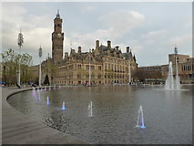 SE1632 : City Hall, Bradford by Chris Allen