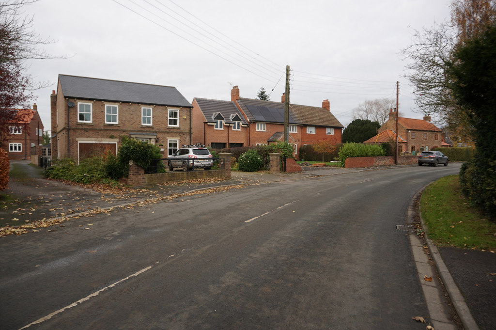 Station Road, Wistow © Ian S cc-by-sa/2.0 :: Geograph Britain and Ireland