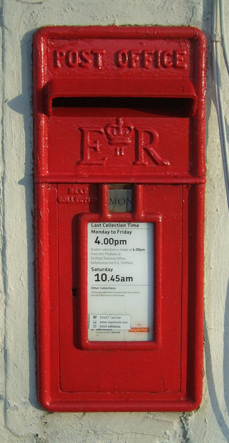 Close up, Elizabeth II postbox on Main Street, Lissett