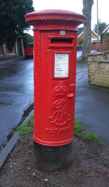 Edward VII postbox on Wilton Road, Hornsea