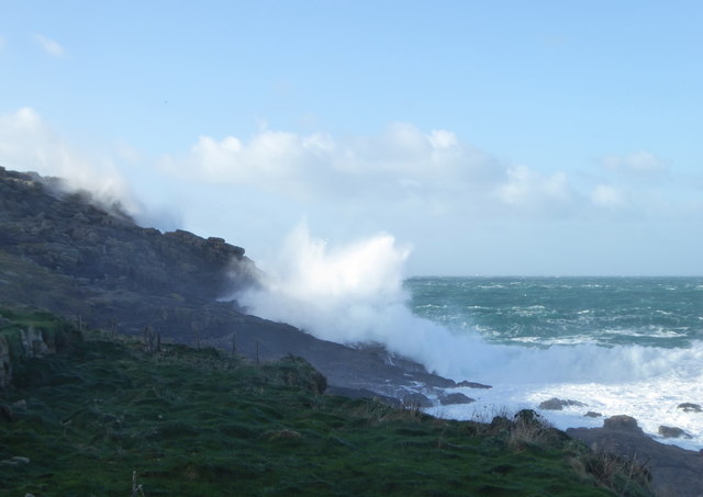Waves breaking at the foot of Pedn-men-du
