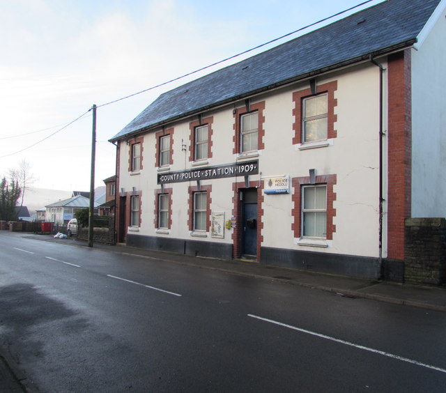 Tonyrefail Police Station in an... © Jaggery cc-by-sa/2.0 :: Geograph ...