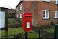 SE8058 : Postbox on Painsthorpe Lane, Kirby Underdale by Ian S