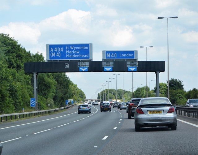 M40 approaching J4 © N Chadwick :: Geograph Britain and Ireland