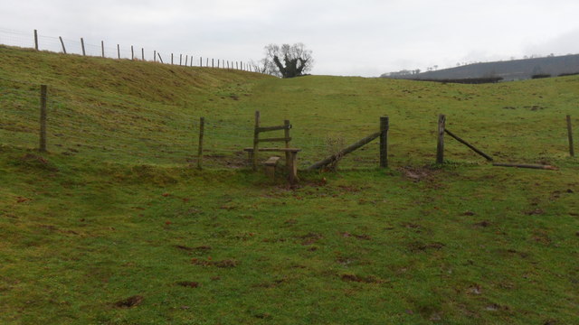 Stile and open gate on Cleveland Street