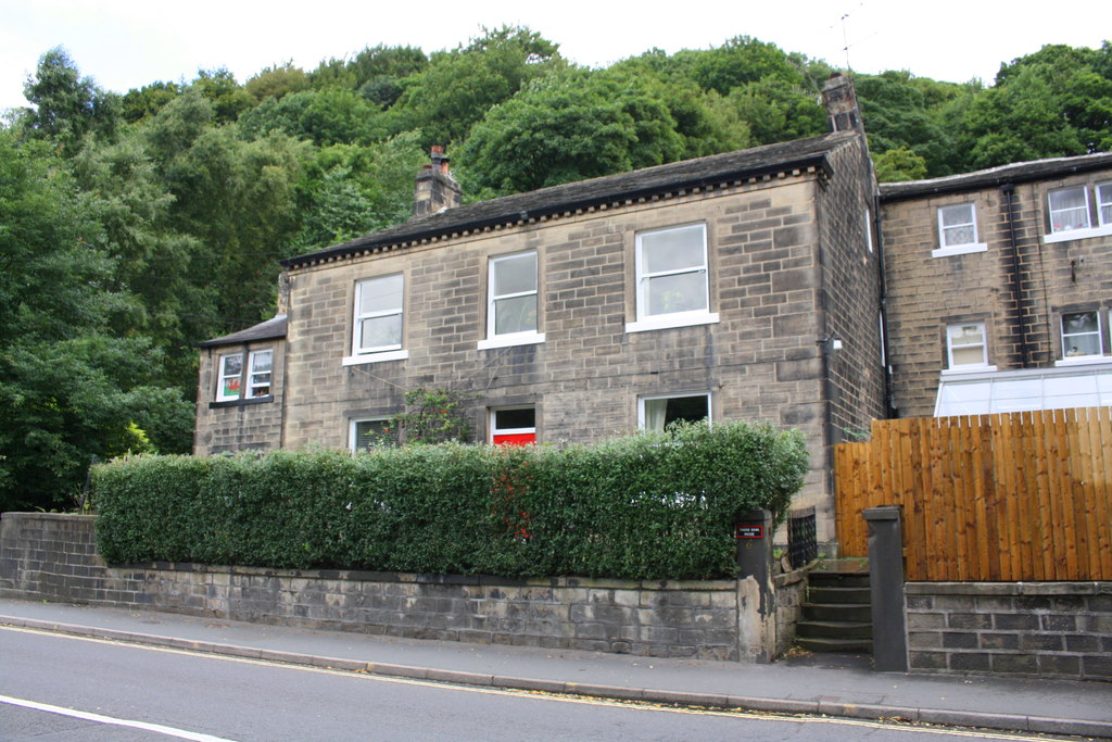 Thorn Bank House, Burnley Road (A646) © Roger Templeman cc-by-sa/2.0 ...