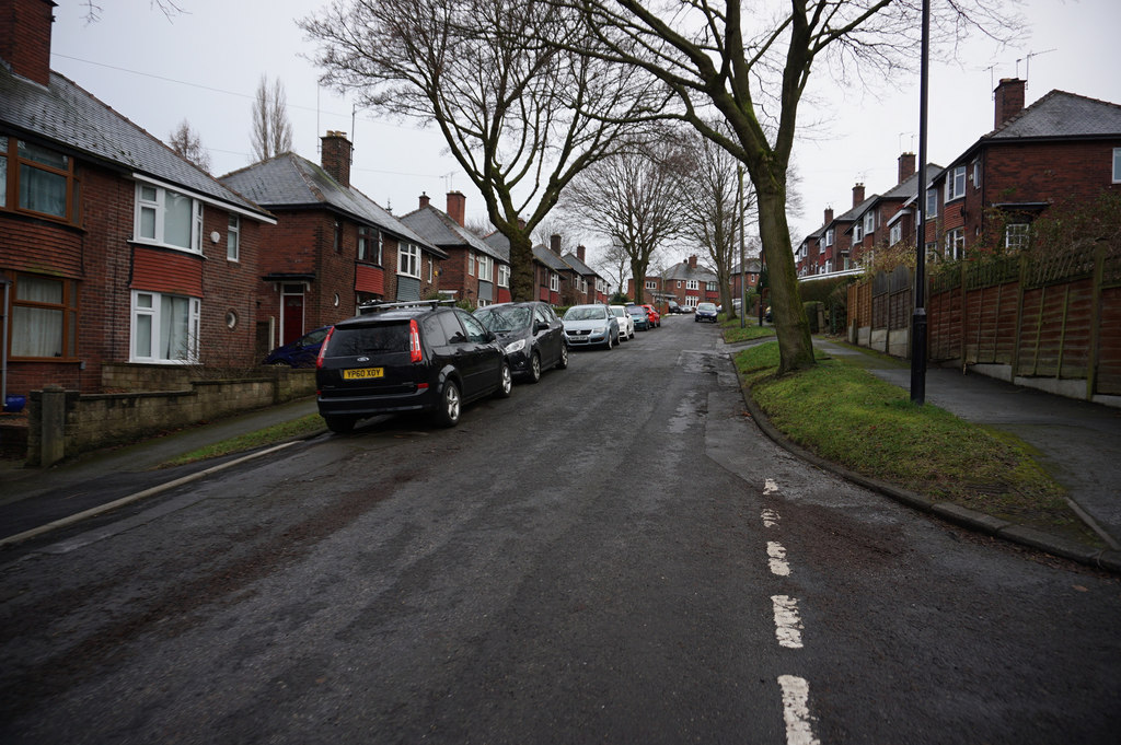 Thorpe House Avenue, Sheffield © Ian S ccbysa/2.0 Geograph Britain