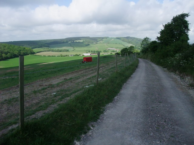 The South Downs Way heading east along Manorfarm Down