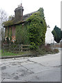 Derelict house, Shalloak Road