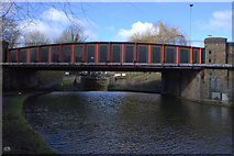 SP9908 : Lower Kings Road bridge. Berkhamsted by Robert Eva