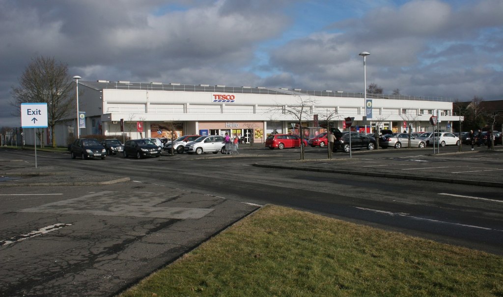 Tesco Superstore, Renfrew © Richard Sutcliffe cc-by-sa/2.0 :: Geograph ...