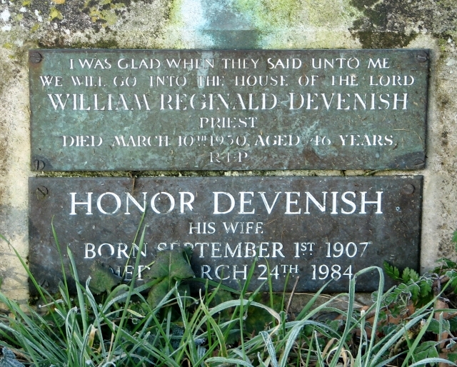 Plaques on the grave of Honor and William Reginald Devenish