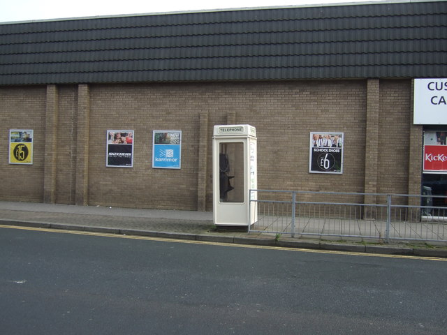 K8 telephone box on St George's Road, Hull