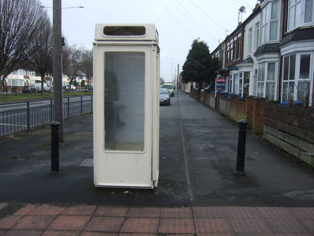 K8 telephone box on Spring Bank West, Hull